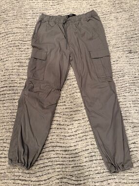 Hollister Men's Cargo Joggers in Gray